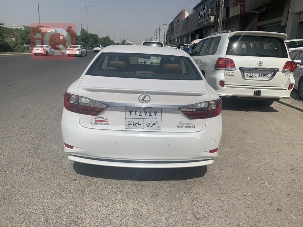 لێکزس ES